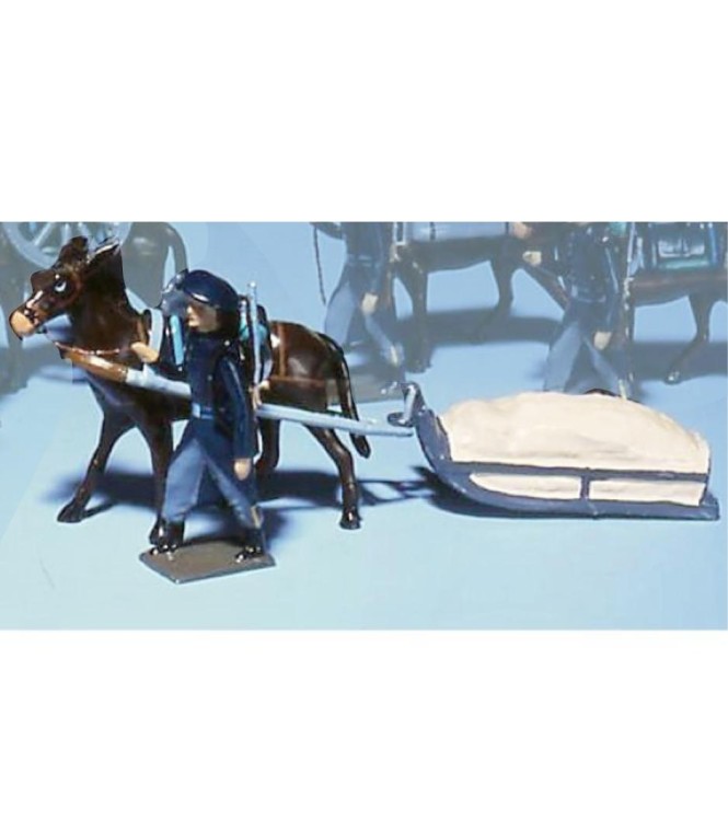 chasseur alpin en tenue bleue, tirant mulet tirant luge bâchée