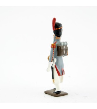 sapeur de l'infanterie de marine avec scie