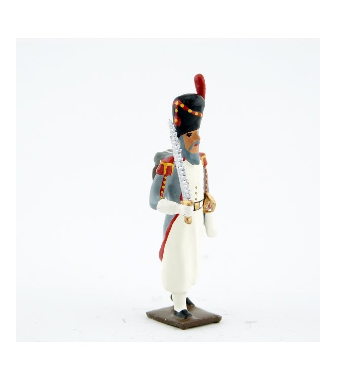 sapeur de l'infanterie de marine avec scie