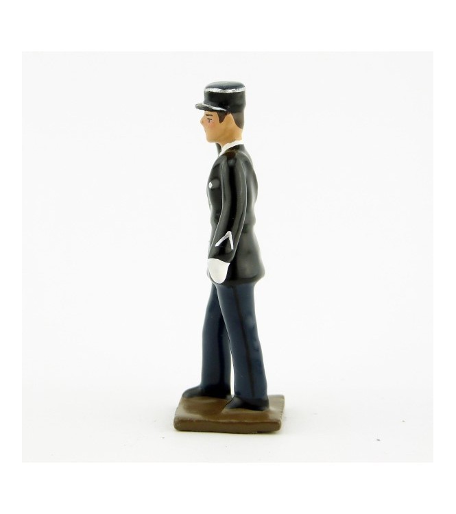 gendarme en vareuse saluant