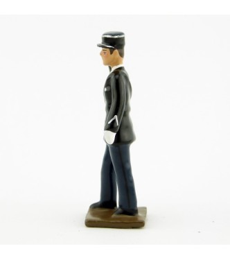 gendarme en vareuse saluant