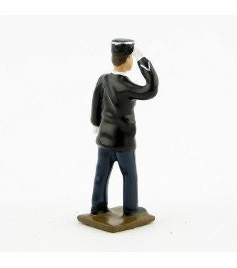 gendarme en vareuse saluant