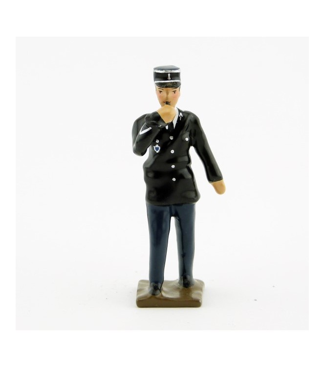 gendarme en vareuse avec sifflet