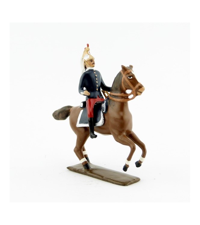 officier des dragons en tunique, tenue rouge et bleu (1914)