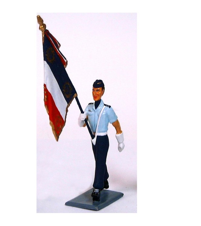porte-drapeau de l'Ecole de Formation des sous-officiers de l'Armée de l'air