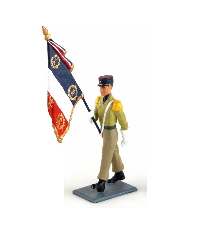 porte-drapeau du 8e RPIMa (Régiment de Parachutistes d'Infanterie de Marine)