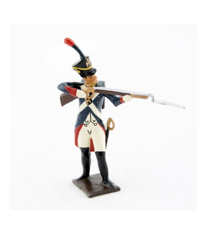 voltigeur de la garde debout, fusil en joue