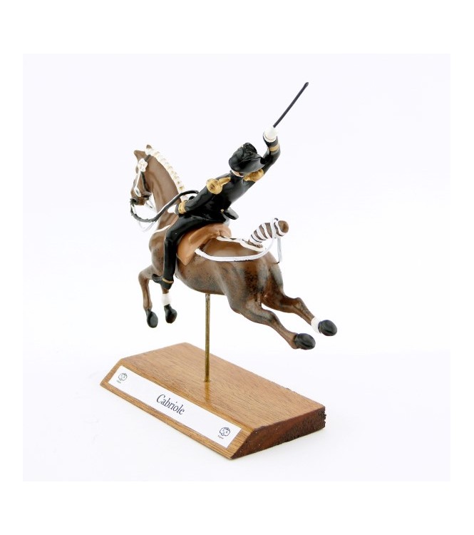 Cabriole, cavalier du Cadre Noir, grand modèle (h. 85 mm)