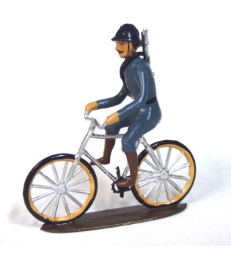 Cycliste En Tunique Bleu Horizon