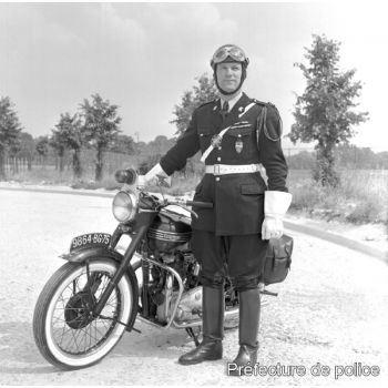 motard de police (1950) et sa moto Terrot